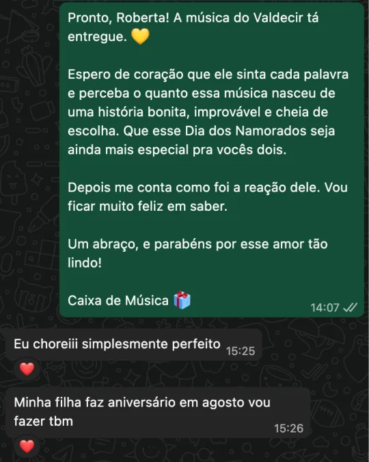Cliente no WhatsApp: "Eu choreiii simplesmente perfeito" e "Minha filha faz aniversário em agosto vou fazer tbm"
